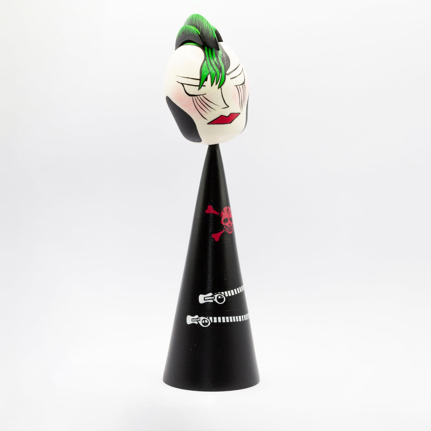 Exklusive Sosaku-Kokeshi Nina mit einem Irokesenschnitt