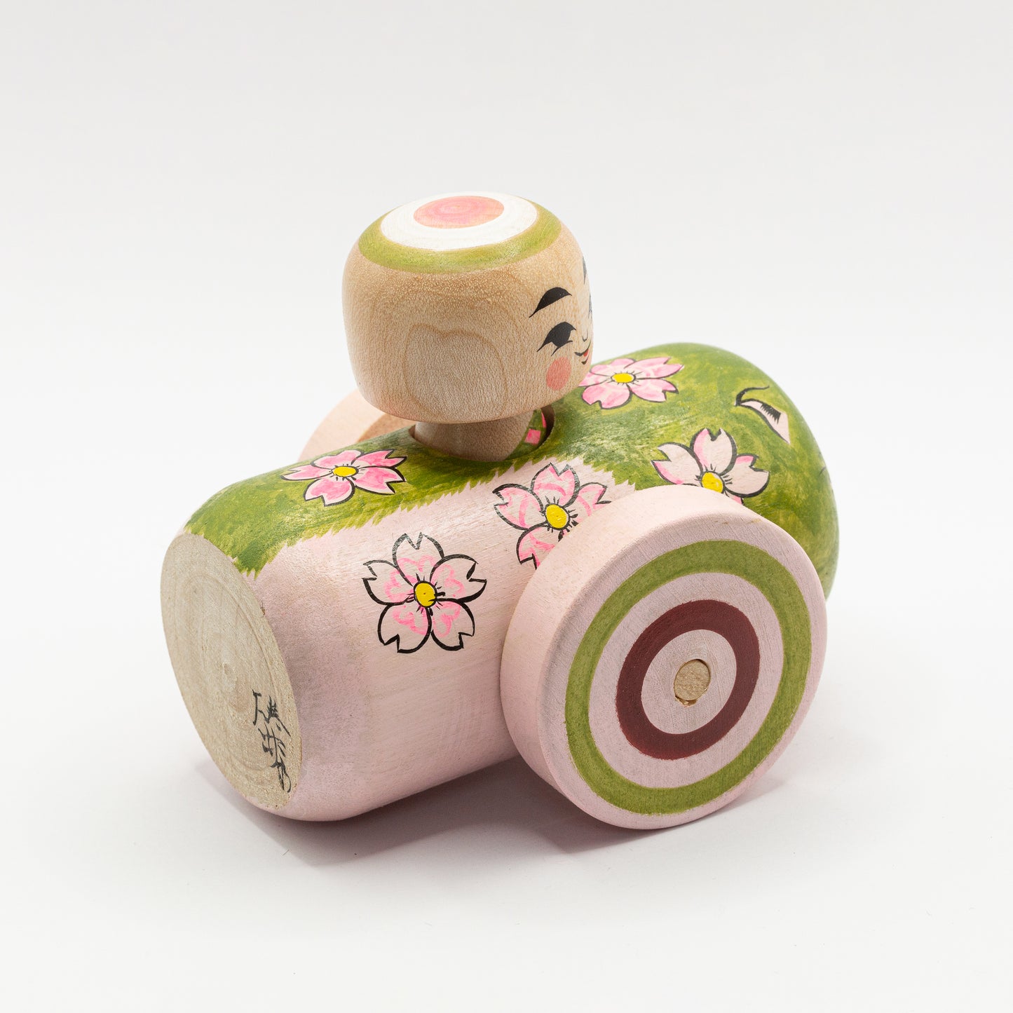 Kokeshi-Mobil: Wilde Katze trifft Kirschblüte