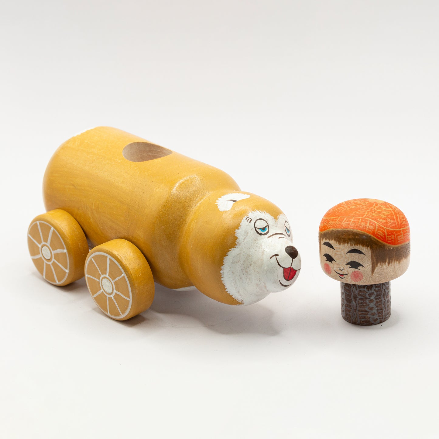 Kokeshi-Mobil: Ein Bär kurz vor dem Winterschlaf
