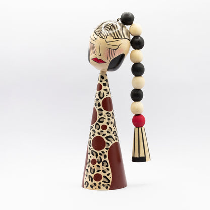 Exklusive Sosaku-Kokeshi "Nina mit Zopf"
