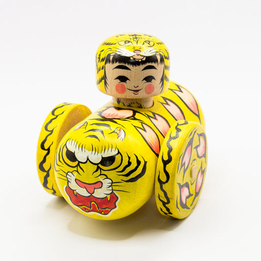 Kokeshi-Mobil: Alter Tiger trifft Kirschblüte