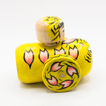 Kokeshi-Mobil: Alter Tiger trifft Kirschblüte