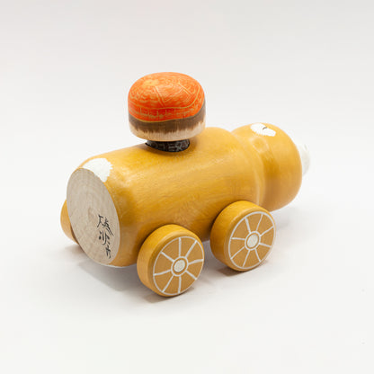 Kokeshi-Mobil: Ein Bär kurz vor dem Winterschlaf