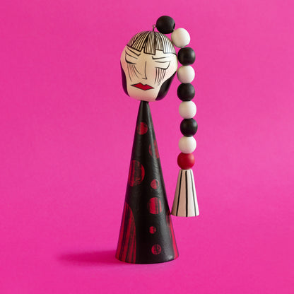 Exklusive Sosaku-Kokeshi "Nina mit Zopf"