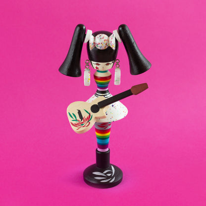 Exklusive Sosaku-Kokeshi "Nina mit Zöpfen"