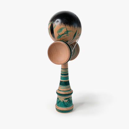 Kokeshi-Kendama Nr. 7 | Smaragdgrün | Unikat