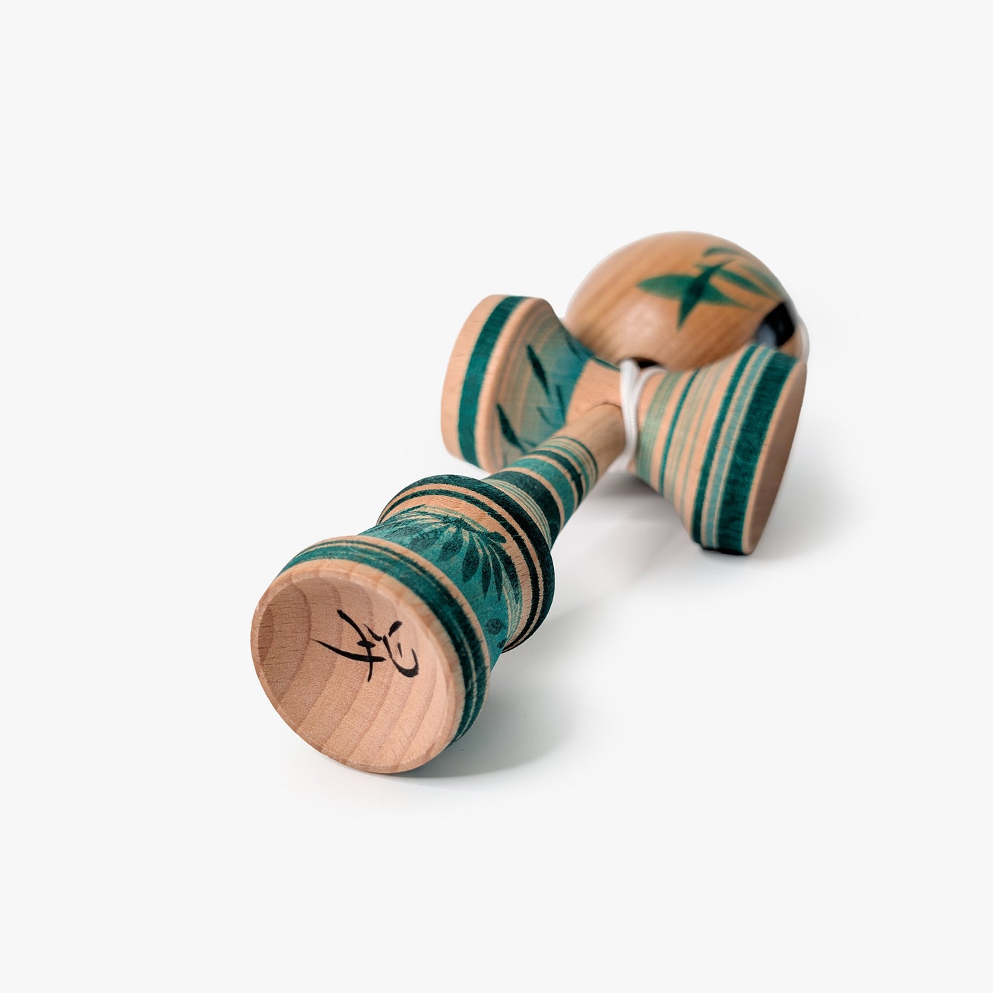 Kokeshi-Kendama Nr. 7 | Smaragdgrün | Unikat