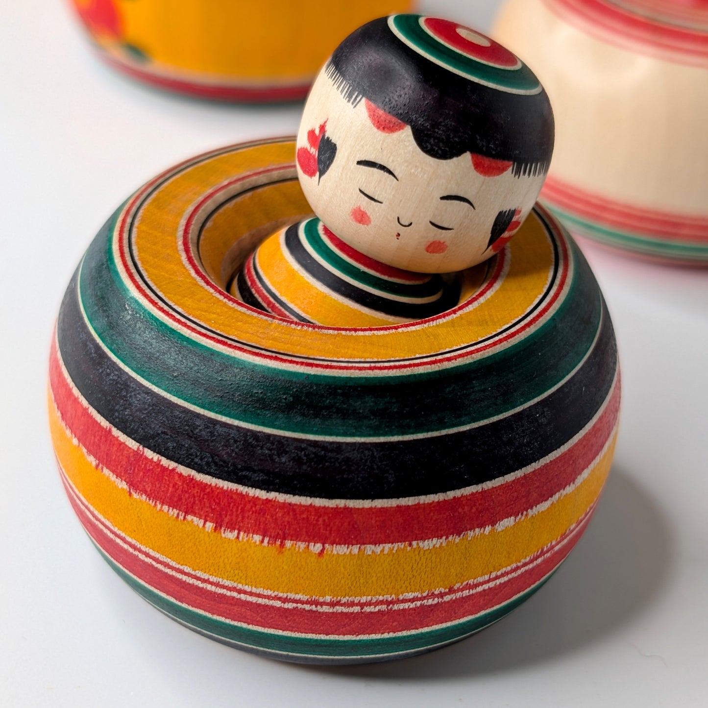 Ejiko Kokeshi – Rokuro-Moyo Pattern – Yajiro Tradition